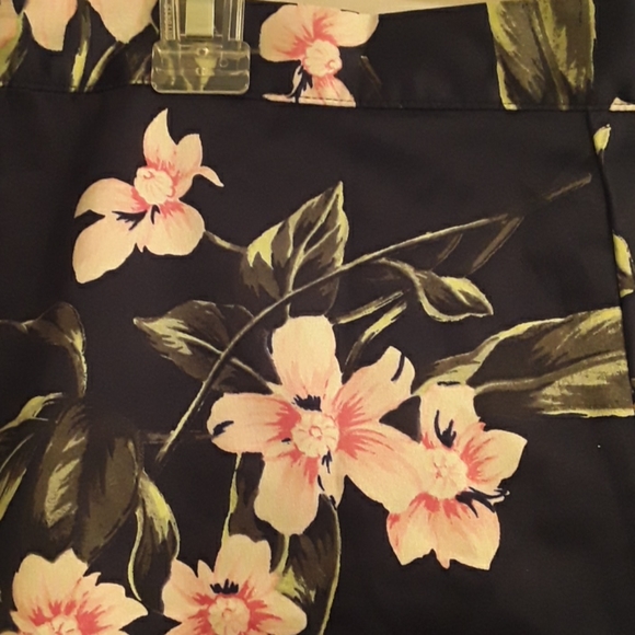 VICTORIA'S SECRET SLEEP SHORTS - Picture 2 of 3